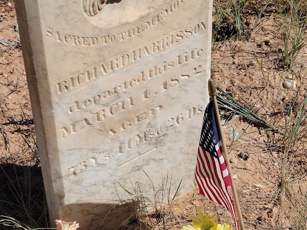 Pinto Cemetery grounds