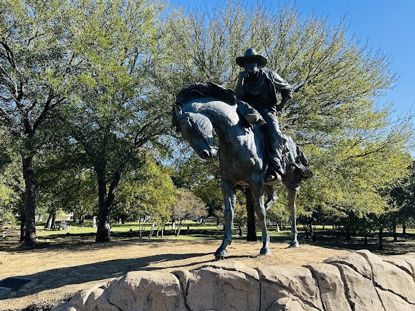 Pioneer Park Cemetery grounds