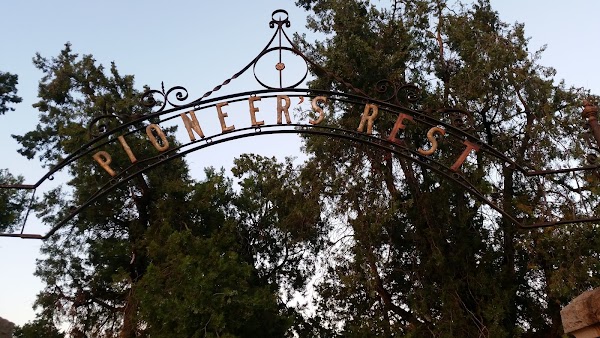 Pioneers Rest Cemetery grounds