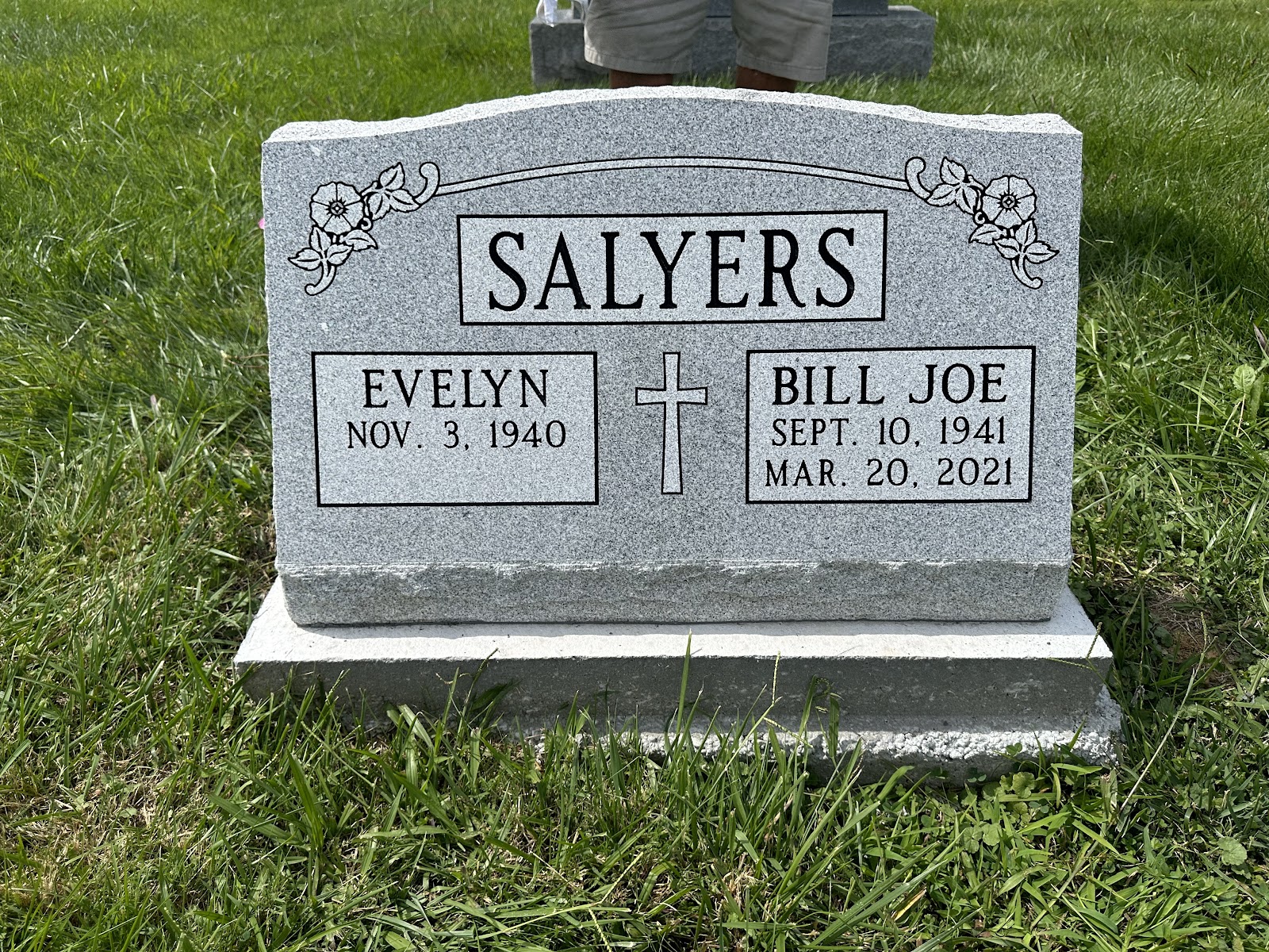 Plainview Cemetery cemetery grounds and headstones