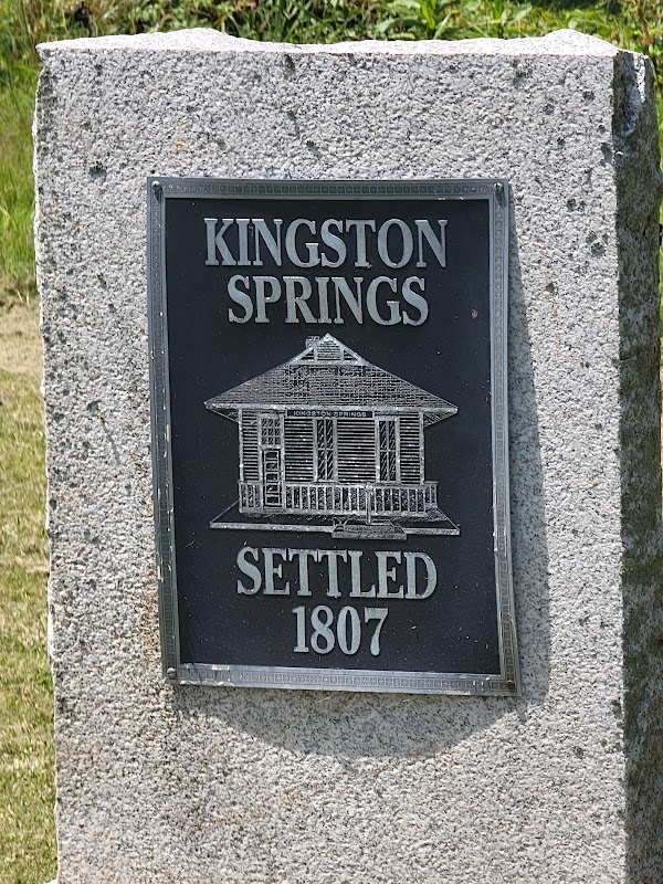Pleasant view cemetery Kingston Springs, TN grounds