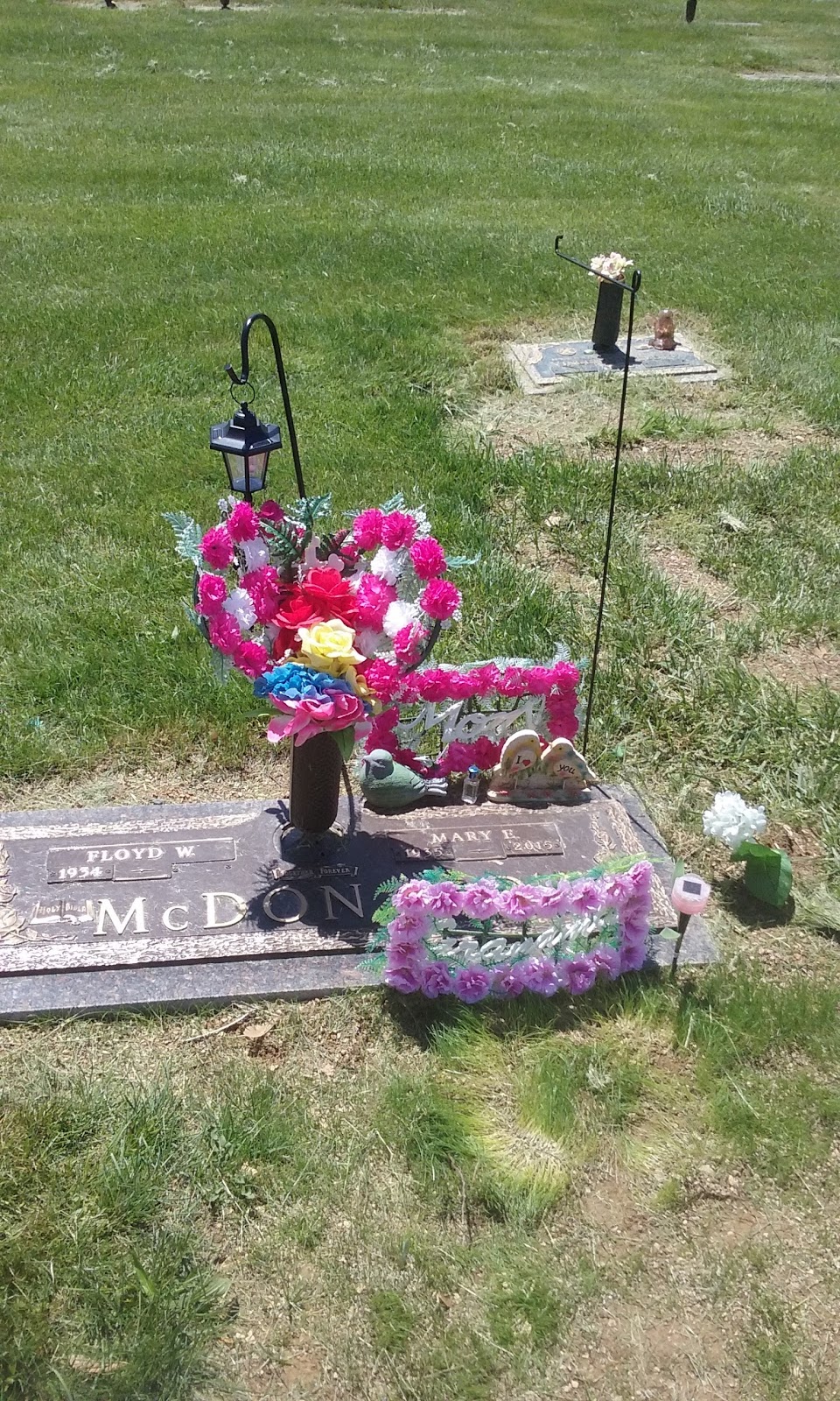 Pleasant View Memory Gardens cemetery grounds and headstones