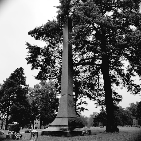 Poplar Bluff City Cemetery grounds