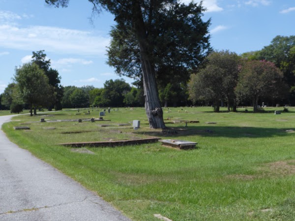 Porterdale Cemetery grounds