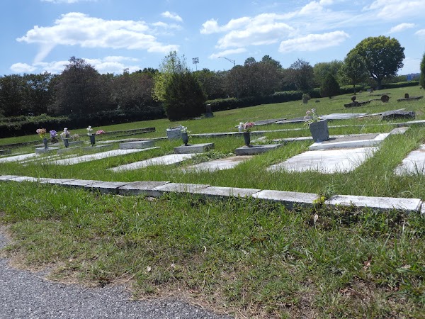 Porterdale Cemetery grounds