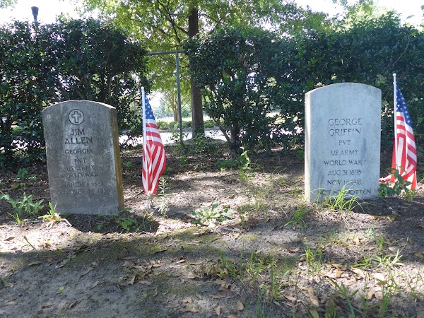 Porterdale Cemetery grounds