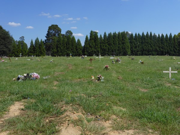 Porterdale Cemetery grounds