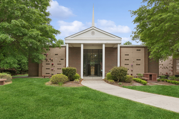 Princess Anne Memorial Park cemetery grounds and headstones