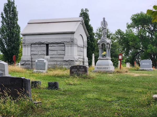 Prospect Hill Cemetery grounds