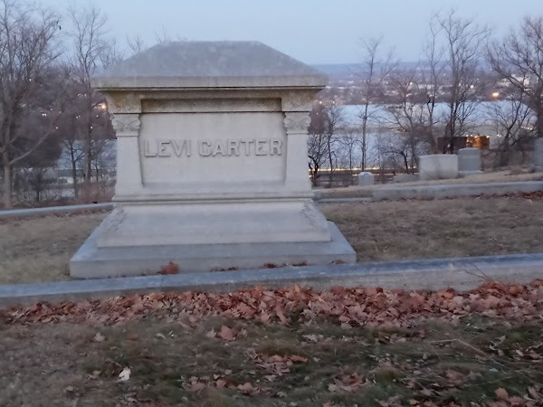Prospect Hill Cemetery grounds