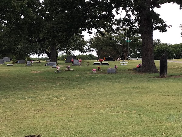 Provence Cemetery grounds