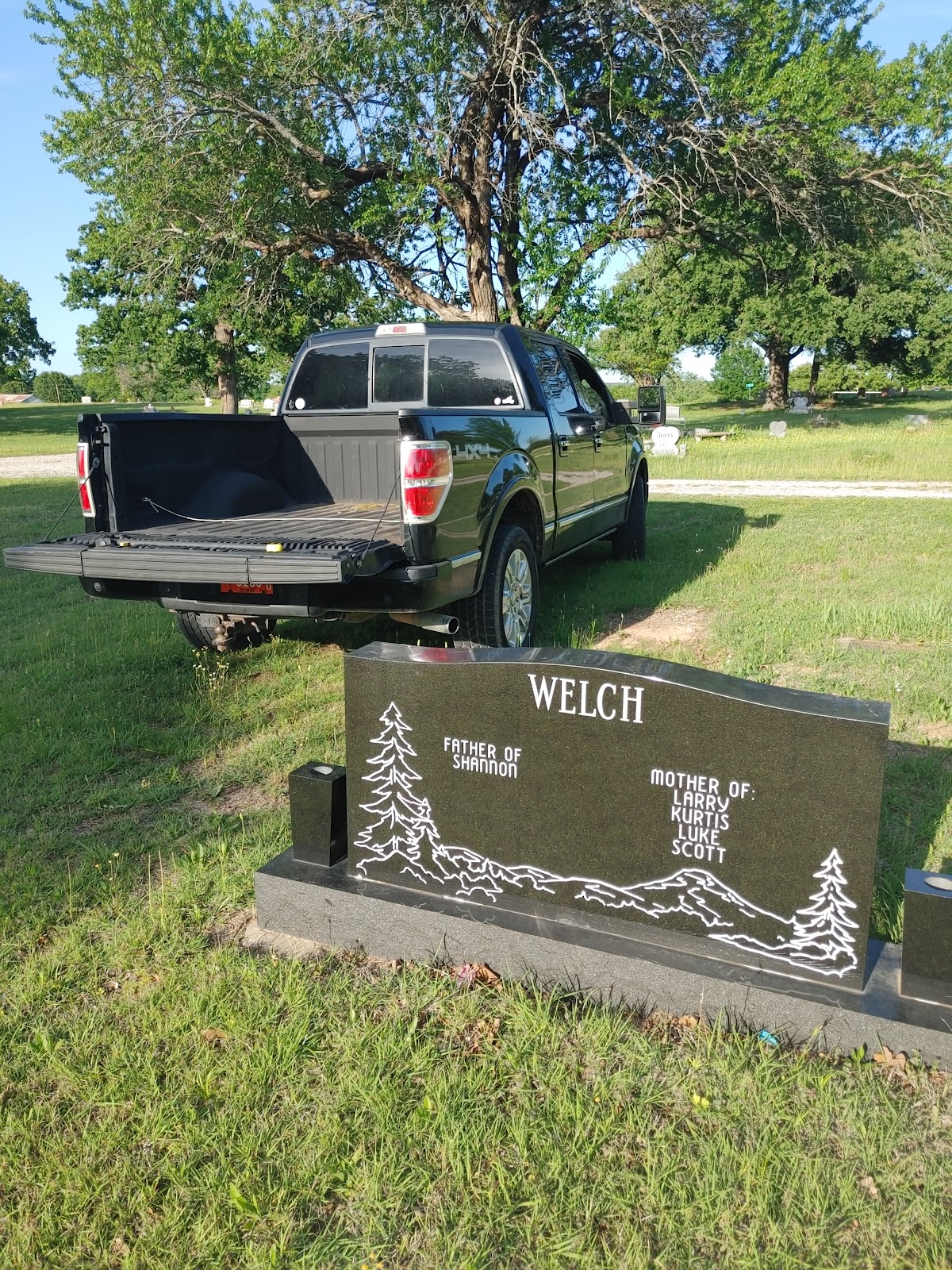 Provence Cemetery cemetery grounds and headstones