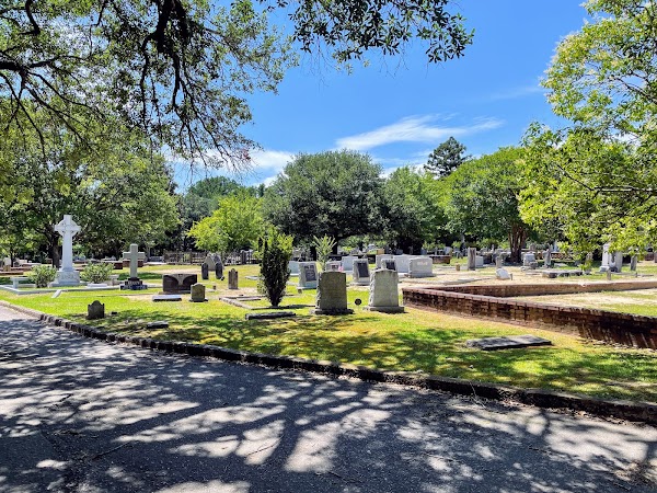 Quaker Cemetery grounds