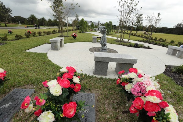 Queen of Angels Cemetery grounds