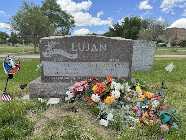 Rawlins Cemetery grounds