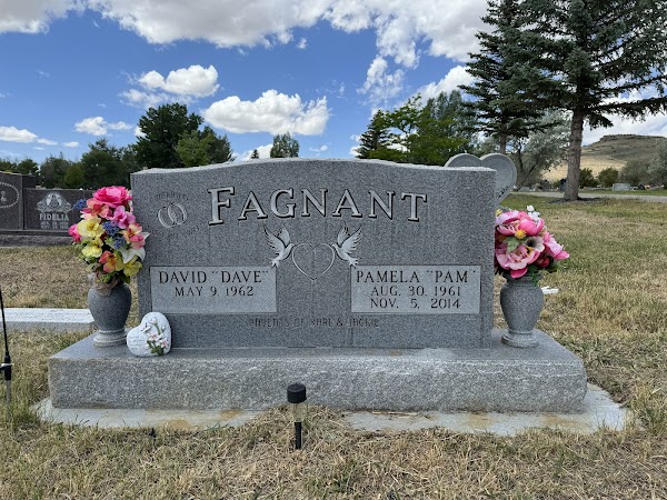 Rawlins Cemetery grounds