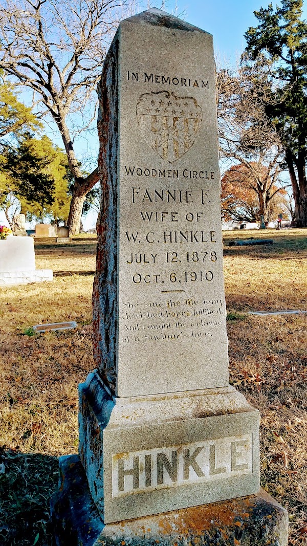 Red Oak Cemetery grounds