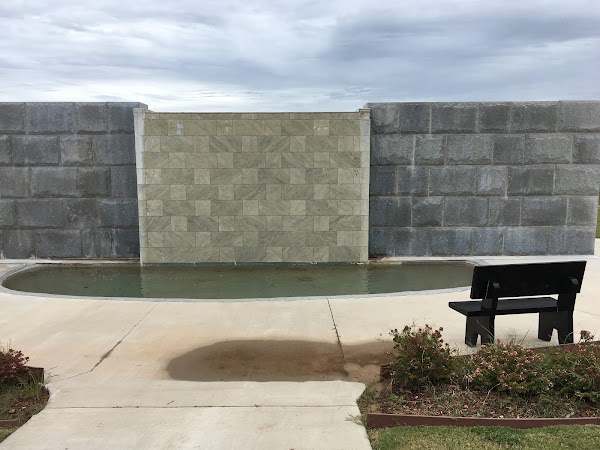 Reflection Pointe Gardens grounds