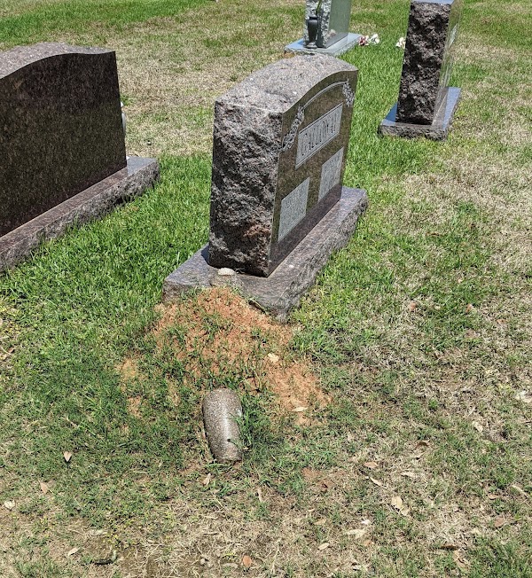 Rest Hills Cemetery grounds