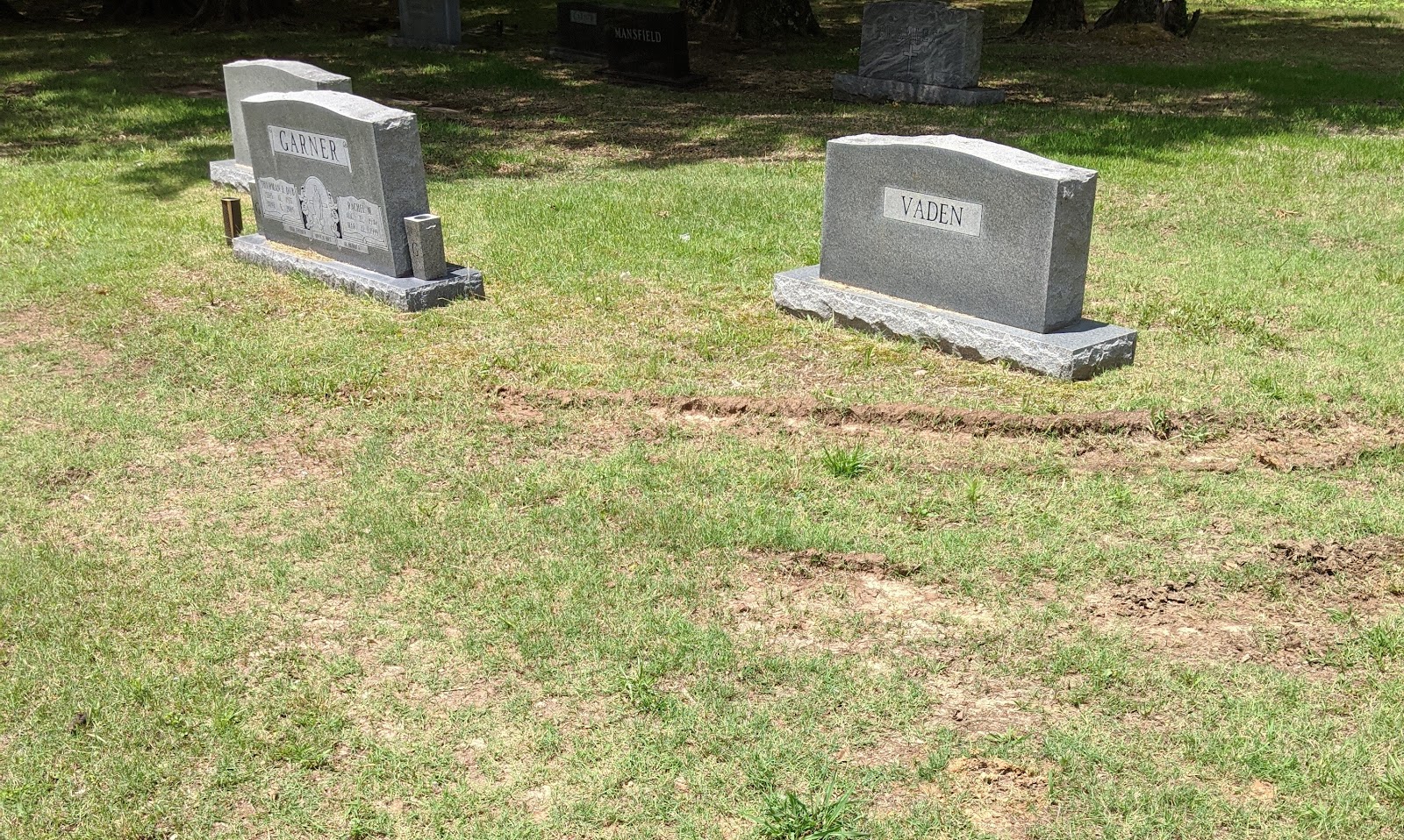 Rest Hills Cemetery cemetery grounds and headstones