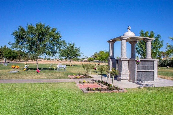 Resthaven/Carr-Tenney Mortuary & Memorial Gardens grounds