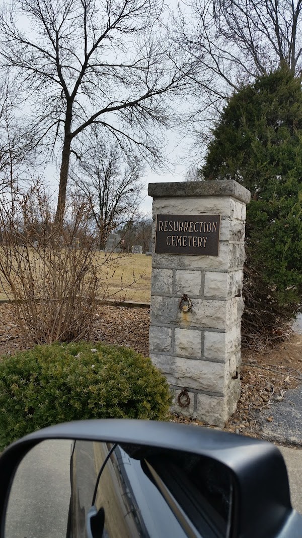 Resurrection Cemetery grounds