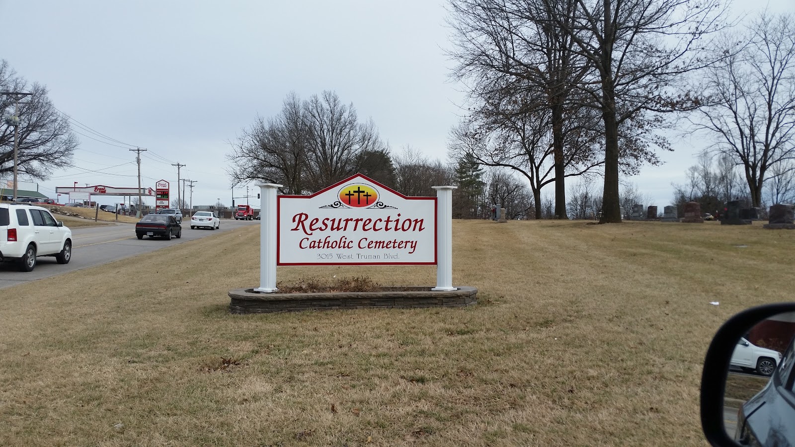 Resurrection Cemetery cemetery grounds and headstones