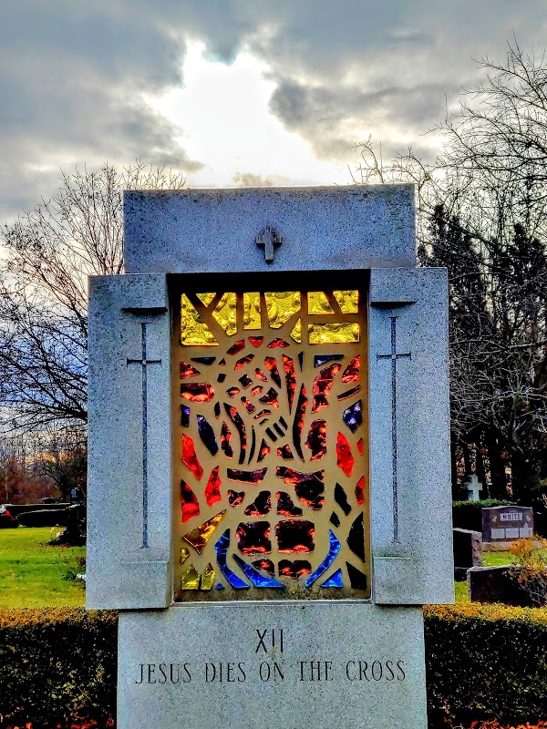 Resurrection Cemetery grounds