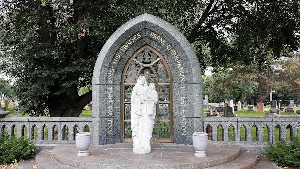 Resurrection Cemetery grounds
