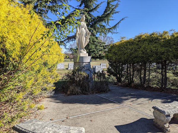 Resurrection Cemetery grounds