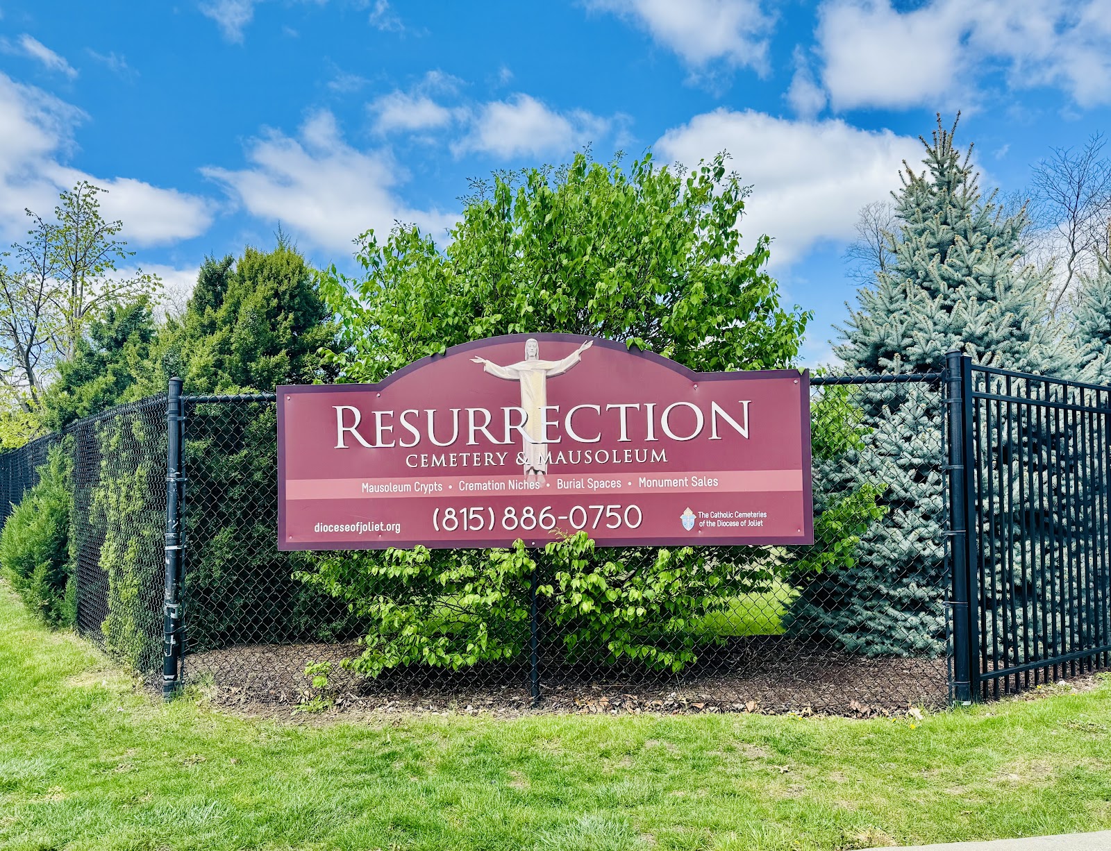 Resurrection Cemetery cemetery grounds and headstones