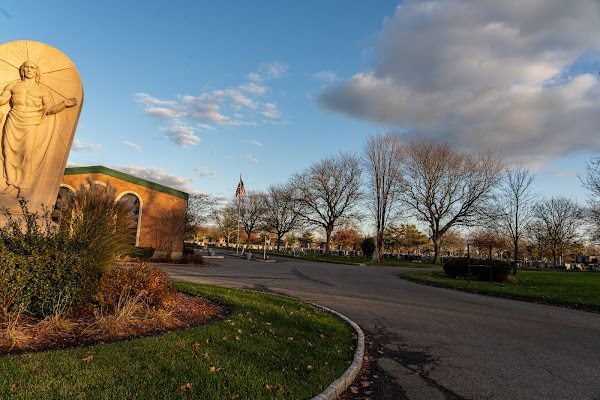 Resurrection Cemetery grounds