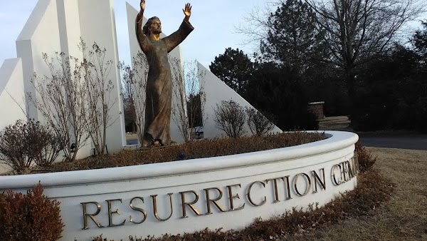 Resurrection Cemetery grounds