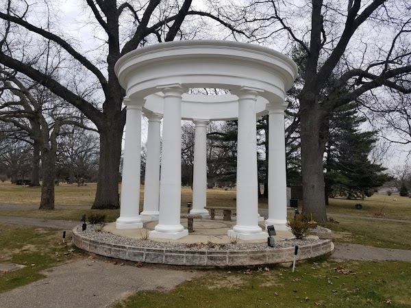 Resurrection Cemetery grounds