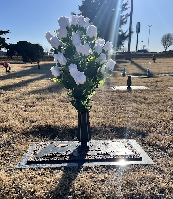 Resurrection Memorial Cemetery grounds