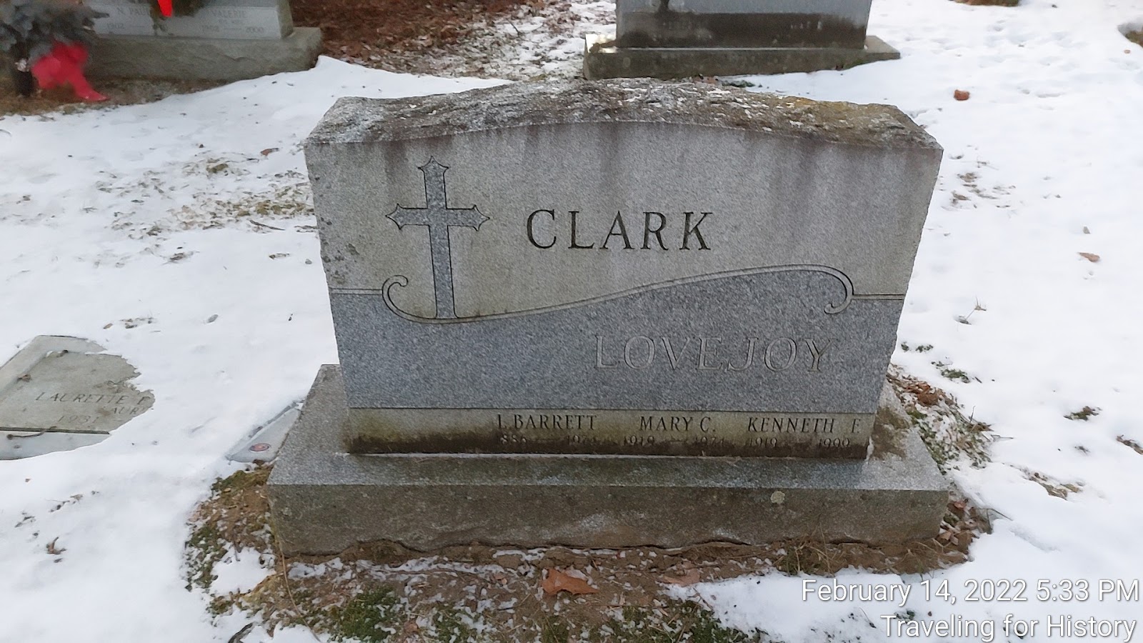 Resurrection Park Cemetery cemetery grounds and headstones