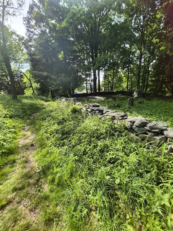 Rhode Island Historical cemetery #46 grounds