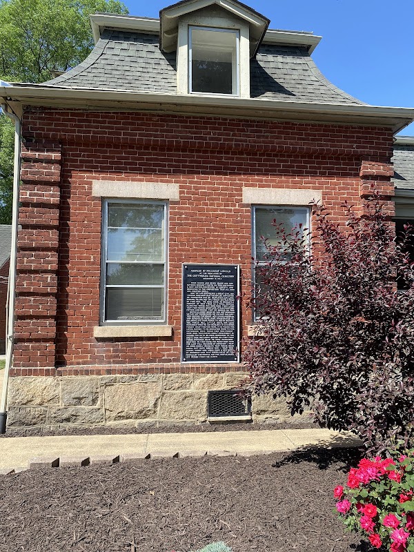 Richmond National Cemetery grounds