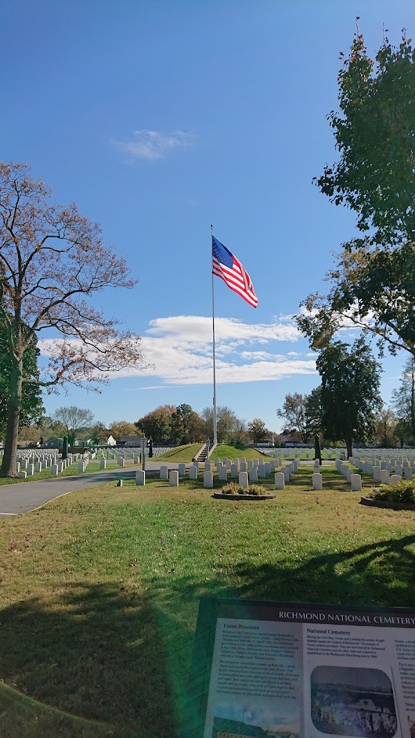 Richmond National Cemetery grounds