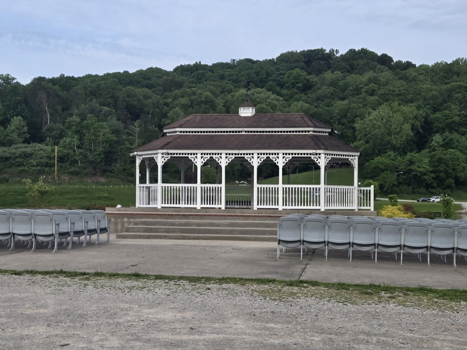 Ridenour Memorial Park headstone and grounds