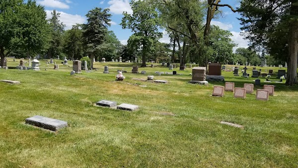 Ridge Municipal Cemetery grounds