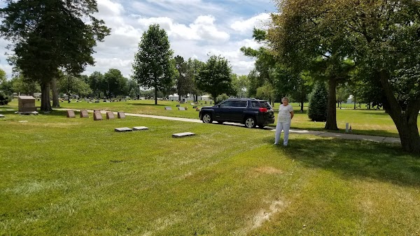 Ridge Municipal Cemetery grounds