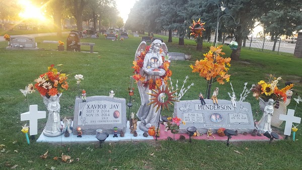 Ridge Municipal Cemetery grounds