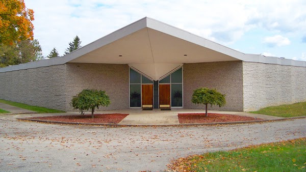 Ridgelawn Memorial Park grounds