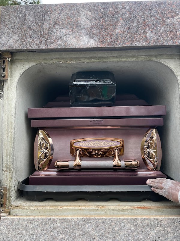 Ridout's Forest Crest Cemetery grounds