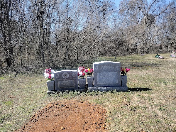 Ridout's Forest Crest Cemetery grounds