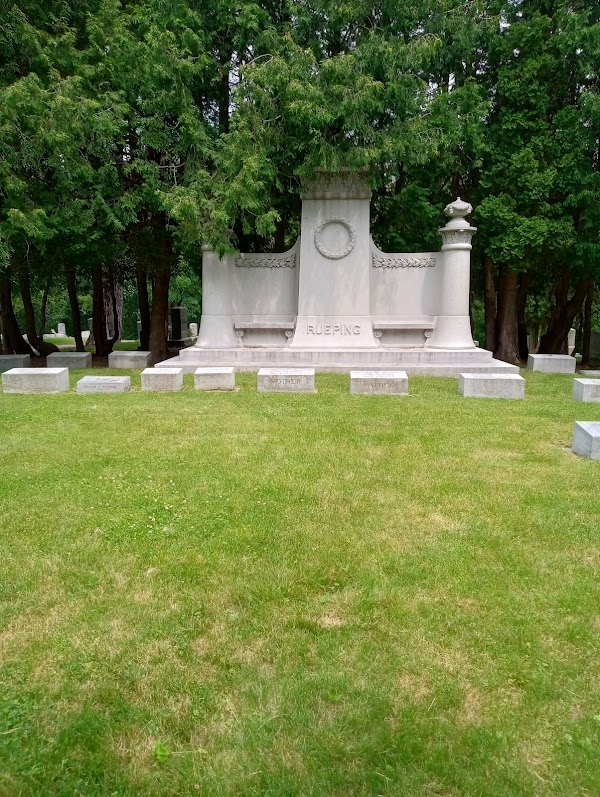 Rienzi Cemetery grounds