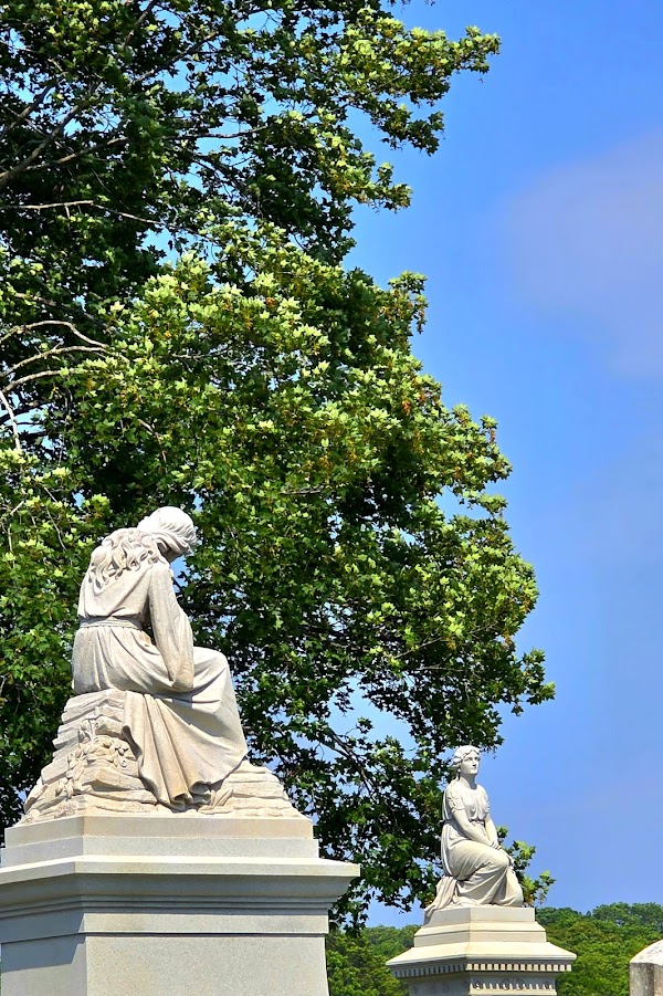 River Bend Cemetery grounds