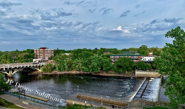 Riverfront Memorial Park grounds