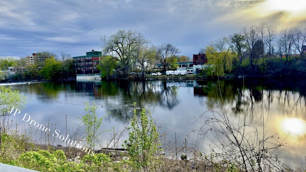 Riverfront Memorial Park grounds